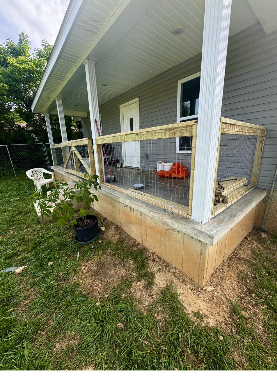 Porch railing construction in Poplar Bluff Missouri by Cheyenne Valley Construction